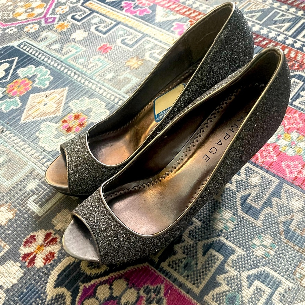 🩶 Size 10 - Rampage Gracee Silver Sparkle Heels